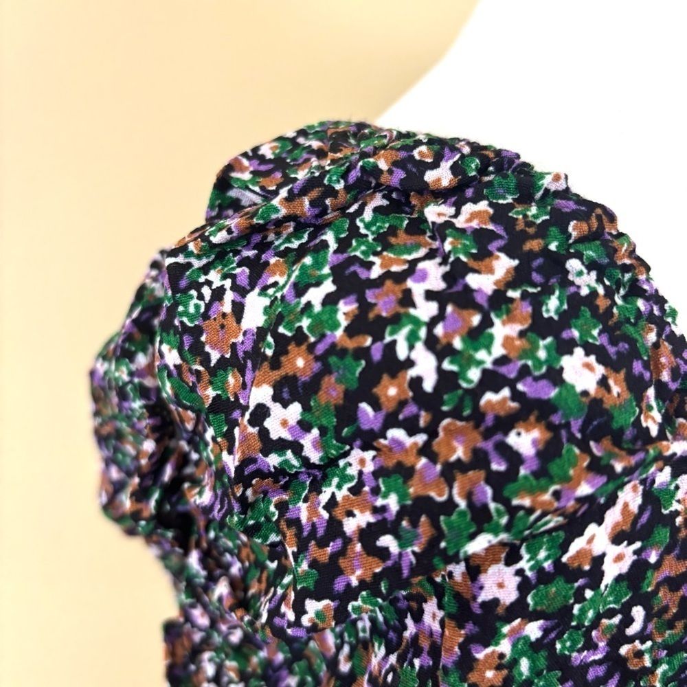 Astr Multicolor Floral Ruched Long Sleeve Sweetheart Neck Cropped Top (M) - - Picture 7 of 14